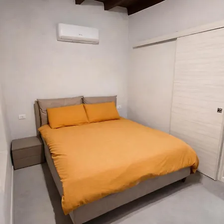 Cozy Oasis On The Navigli Apartman Milánó