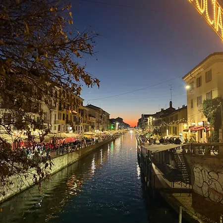 Cozy Oasis On The Navigli Milánó