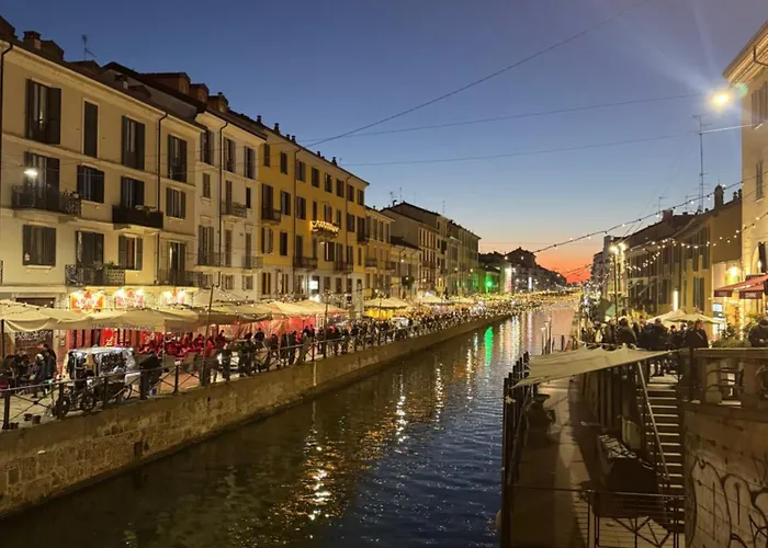 Cozy Oasis On The Navigli * Mediolan